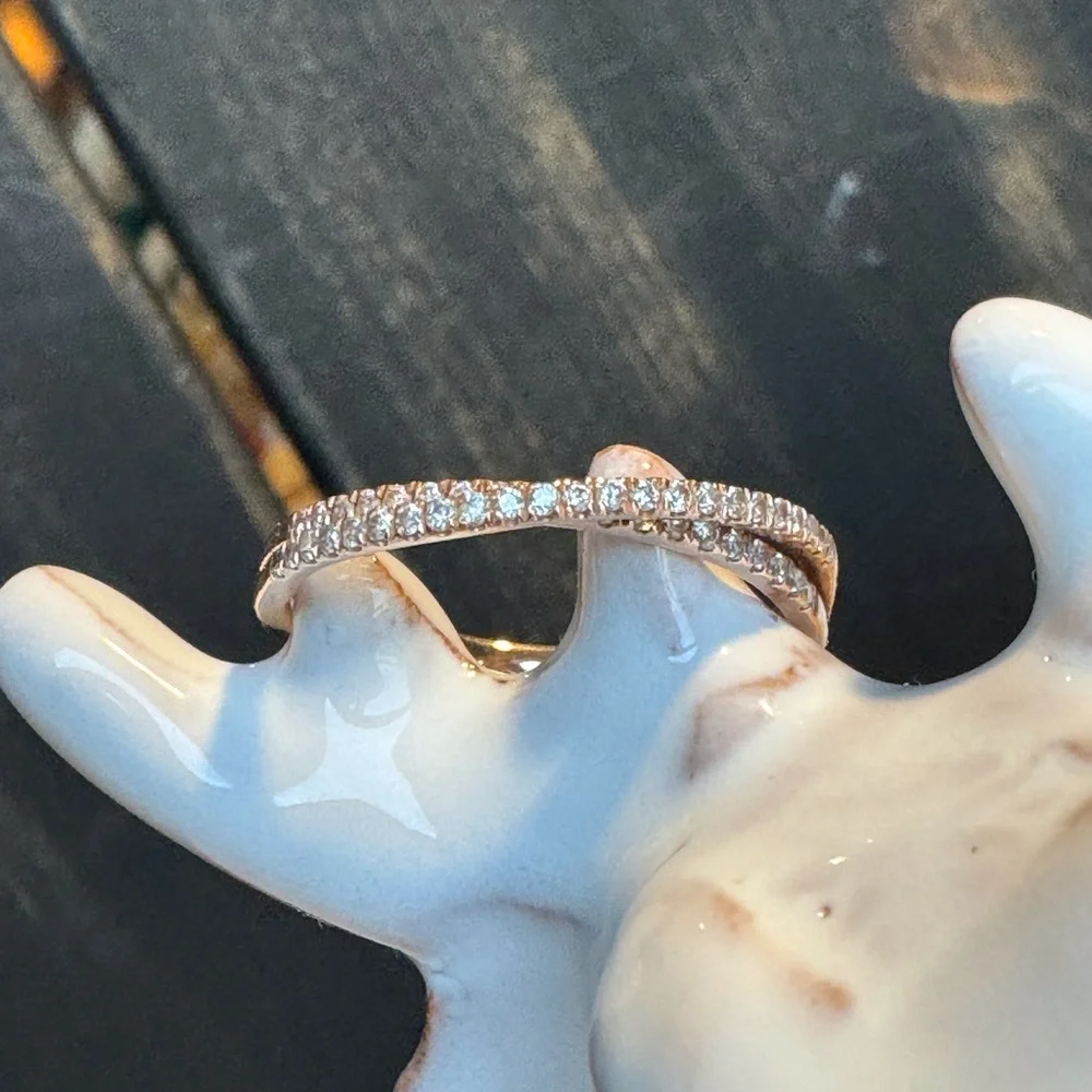 10KRG Diamond Cross Over Ring
